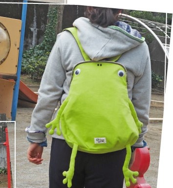 カエルが目を覚ます 春の個性派 カエル リュック Base Mag