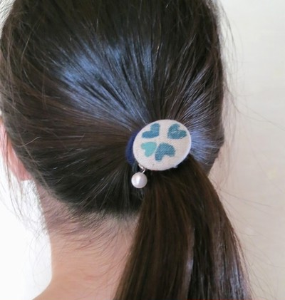 ハート型の葉っぱが可愛い カタバミとコットンパールのヘアゴム Base Mag