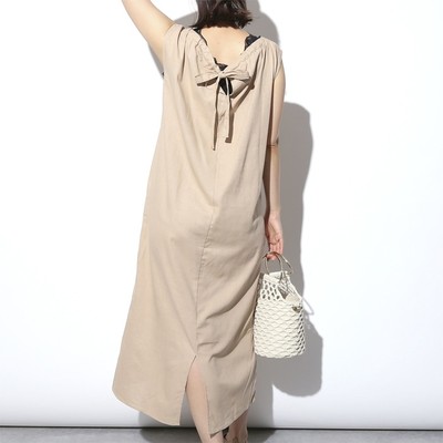 1枚でサラリと着こなせる バックギャザーノースリワンピース 麻混 グレージュ Base Mag