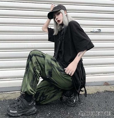 レトロ感とモダンさ感じるストリート系カジュアルパンツ Base Mag