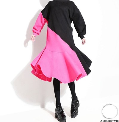 ピンクとブラックのバイカラーが美しい 冬のお洒落をワンランク上げるモード系ワンピース Base Mag