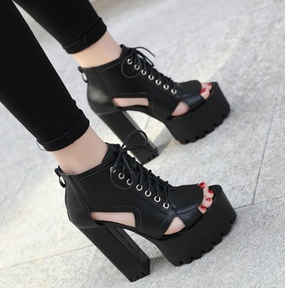 お洒落は足元から その靴どこで買ったの Base Mag