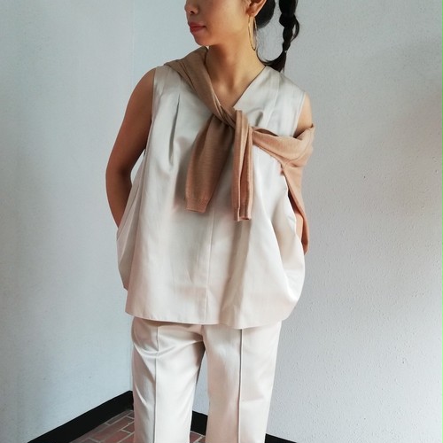 Odour(Rayon Cotton Satin No Sleeve Blouse) Odour(Rayon Cotton Satin No Sleeve Blouse)