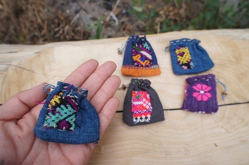 赤ちゃんのお守り 琥珀 Mitikusaya