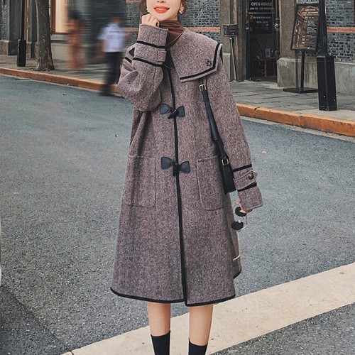 ダッフルコート ロング丈 無地 ゆったり 大人可愛い カジュアル フェミニン こなれ感 秋冬 お出かけ 通勤 通学 デート 女子会 セーラー 街角のカフェテラス