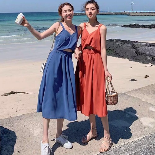送料無料 ワンピース ノースリーブ 袖なし ミモレ丈 ロング丈 ロングワンピース Aライン フレア へそ出し 肌見せ Vネック セクシー フェミニン 大人可愛い 大人カジュアル ハイウエスト 春夏 お出かけ リゾート ビーチ 海 デイリー 旅行 海外旅行 女子会 デート 通学