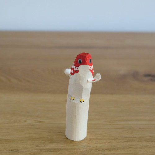 笹野一刀彫　「のぞき鷹」