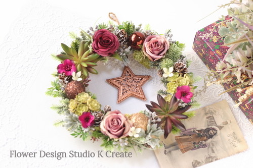 多肉とクリスマスボールのリース 　クリスマス リース 薔薇 シャビー 多肉