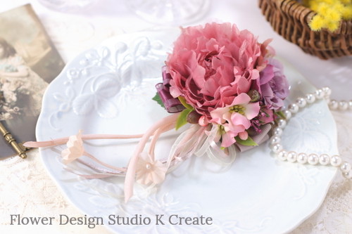 結婚式・卒業式・入学式に♡ホットピンクのラナンキュラスのコサージュ 　ピンク　入学式 卒業式 オーガンジー フォーマル パーティー 謝恩会