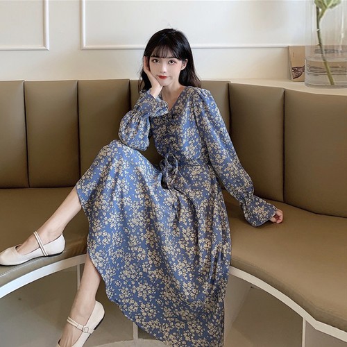 送料無料 ワンピース ミモレ丈 ロング丈 長袖 Vネック 花柄 小花柄 Aライン フレア シャーリング レトロ ガーリー クラシカル 大人可愛い フェミニン 韓国ファッション 秋冬 デート 女子会 お出かけ お呼ばれ お食事会 Eine Katze