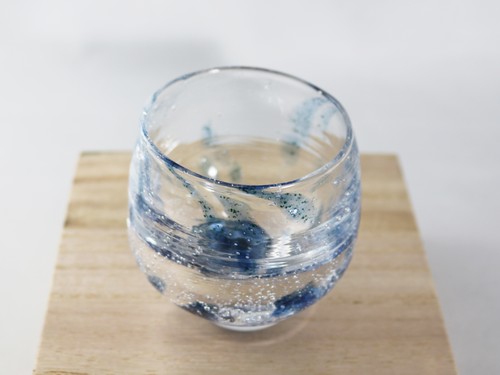 砂金水晶柄ぐい呑(流) 砂金水晶柄ぐい呑(流)