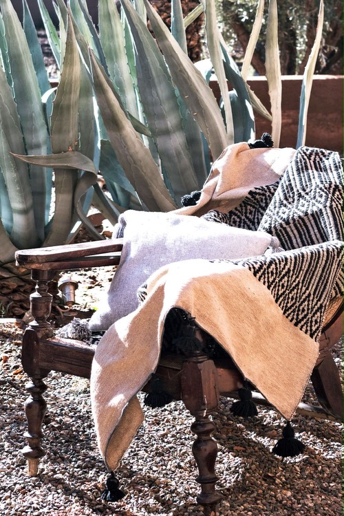 POMPOM BLANKET "TRIBAL"