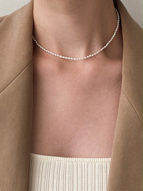 tiny pearl choker tiny pearl choker