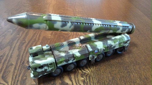 ロシアのミニカー：弾道ミサイル、軍用車両を入荷！