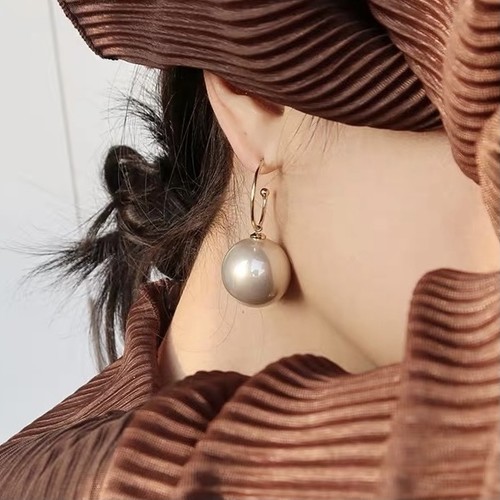 big pearl hang pierce big pearl hang pierce