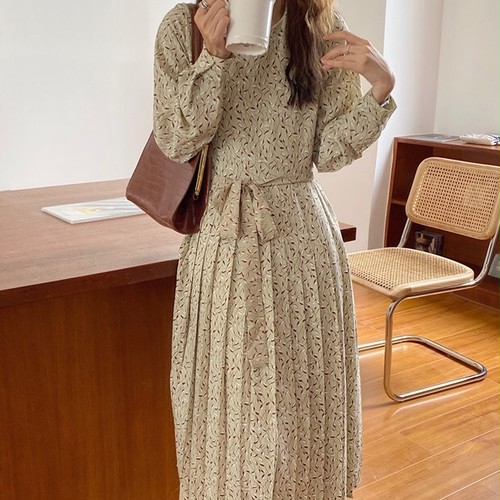 フローラルプリーツロングワンピース U5325 Udresser フローラルプリーツロングワンピース U5325 Udresser