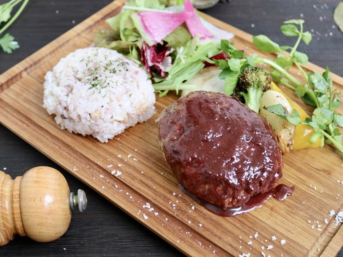【天使のような柔らかさ】フワッフワ新食感の絶品ラムハンバーグ4個 自家製トマトソース 【天使のような柔らかさ】フワッフワ新食感の絶品ラムハンバーグ4個 自家製トマトソース