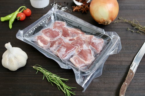 煮込み・ステーキにもに◎《もも肉サイコロカット》300g 煮込み・ステーキにもに◎《もも肉サイコロカット》300g