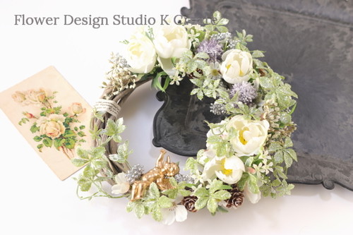 天使とシュガーバインのクリスマスリース 　クリスマス リース 薔薇 聖夜 ホワイトシルバー