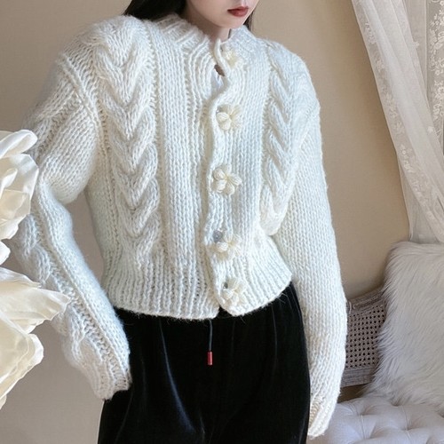 flower button volume cardigan flower button volume cardigan