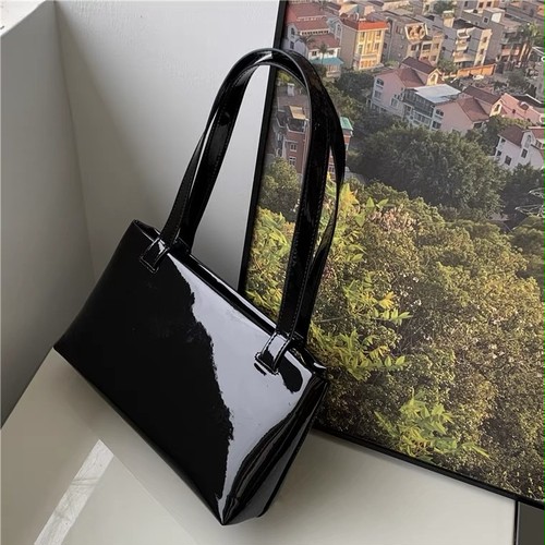 black enamel bag PP4294