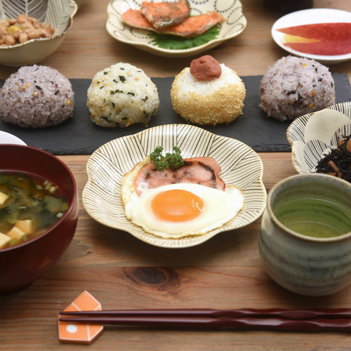 【natural69】【粉引釉】【六方押取皿】 波佐見焼 取り皿 プレート 五寸 輪花 ケーキ皿 食器 和風 おしゃれ 大人 和柄 かわいい 【natural69】【粉引釉】【六方押取皿】 波佐見焼 取り皿 プレート 五寸 輪花 ケーキ皿 食器 和風 おしゃれ 大人 和柄 かわいい