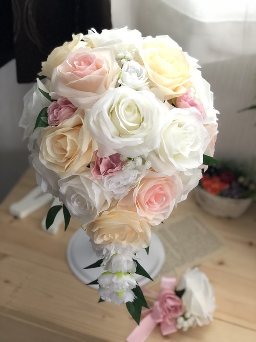 白 ピンク 淡いオレンジオーバルブーケ Houkiboshi