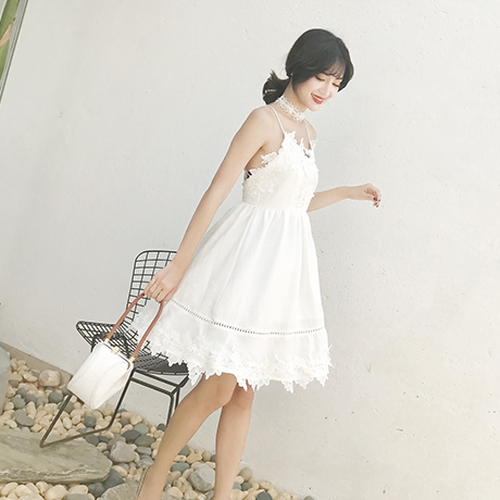 ワンピース キャミワンピース 膝上丈 ミニ丈 花柄 刺繍 ハイウエスト フェミニン 夏 海 リゾート デート 旅行 Eine Katze