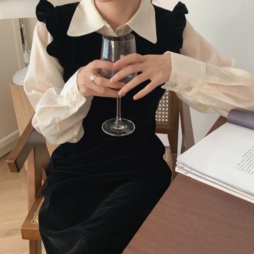 melty blouse × shoulder frill one piece melty blouse × shoulder frill one piece