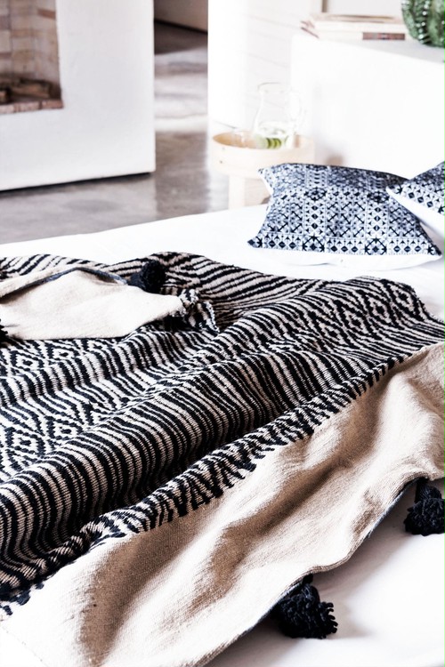 POMPOM BLANKET "TRIBAL"