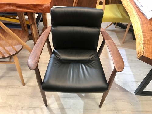 スウィングチェア 無垢一枚板テーブル専門店 千年家具 在庫00枚以上 ウォールナット 栃 ブビンガ Slab Team