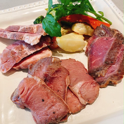 3種肉盛り【羊・牛・三元豚】大人気お肉3種盛り合わせ♪(2名様分) 3種肉盛り【羊・牛・三元豚】大人気お肉3種盛り合わせ♪(2名様分)