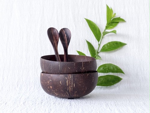 ココナッツボール2個セットスプーン付き Original Coconut Bowls & Wooden Spoons : Set of 2 ココナッツボール2個セットスプーン付き Original Coconut Bowls & Wooden Spoons : Set of 2