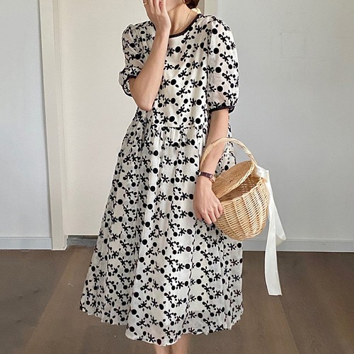 送料無料 ワンピース ミモレ丈 半袖 パフスリーブ ラウンドネック パイピング 花柄 Aライン フレア モノトーン シック お洒落 こなれ感 フェミニン 大人可愛い レトロ 上品 春夏 デート 女子会 モテコーデ デイリー 着まわし お出かけ 通勤 通学 旅行 お呼ばれ お食事会