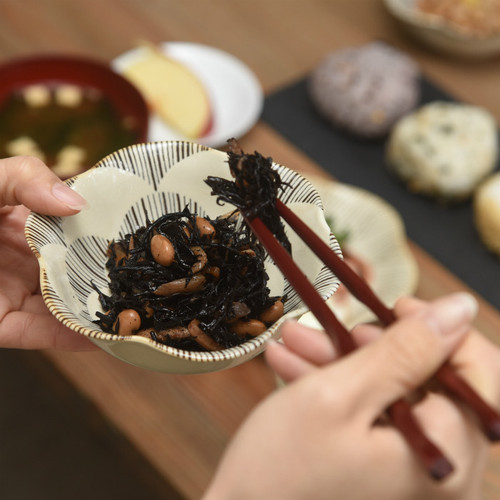 【natural69】【粉引釉】【六方押小鉢】 波佐見焼 ボウル プレート 取り鉢 輪花 食器 和風 おしゃれ 大人 和柄 かわいい 【natural69】【粉引釉】【六方押小鉢】 波佐見焼 ボウル プレート 取り鉢 輪花 食器 和風 おしゃれ 大人 和柄 かわいい