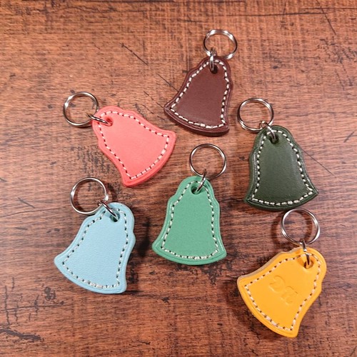かわいい キーホルダー レザー ベル 名入れ無料 プレゼントにもおすすめ Clin