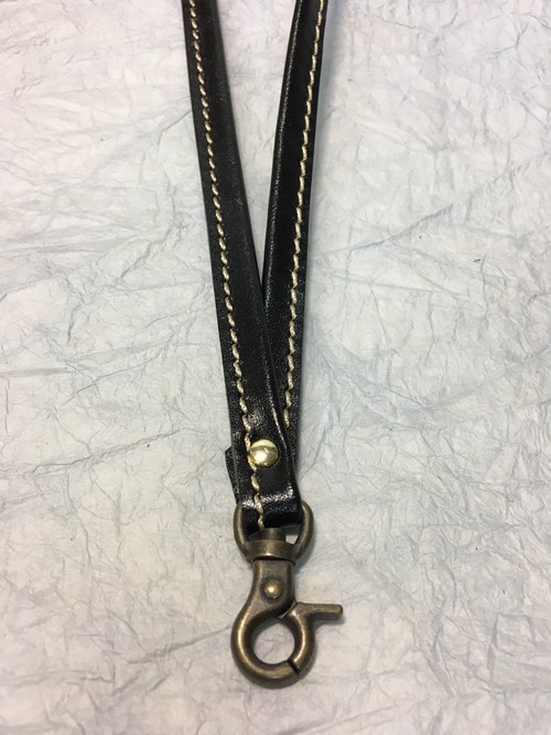 ネックストラップ 牛ヘビタン渋染め ブラック
