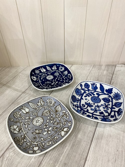 【波佐見焼】【和山】【フラワーパレード】【正角皿】取皿 Mサイズ 和食器 北欧風 ボタニカル かわいい おしゃれ 【波佐見焼】【和山】【フラワーパレード】【正角皿】取皿 Mサイズ 和食器 北欧風 ボタニカル かわいい おしゃれ