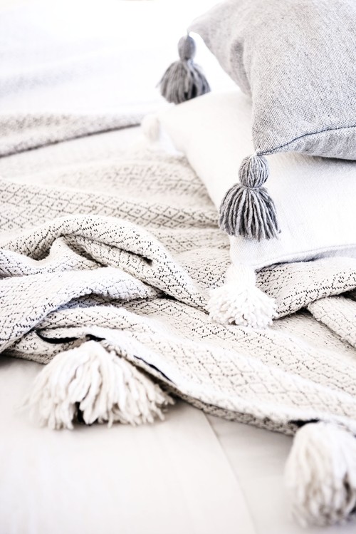 POMPOM BLANKET "ZIGZAG" small