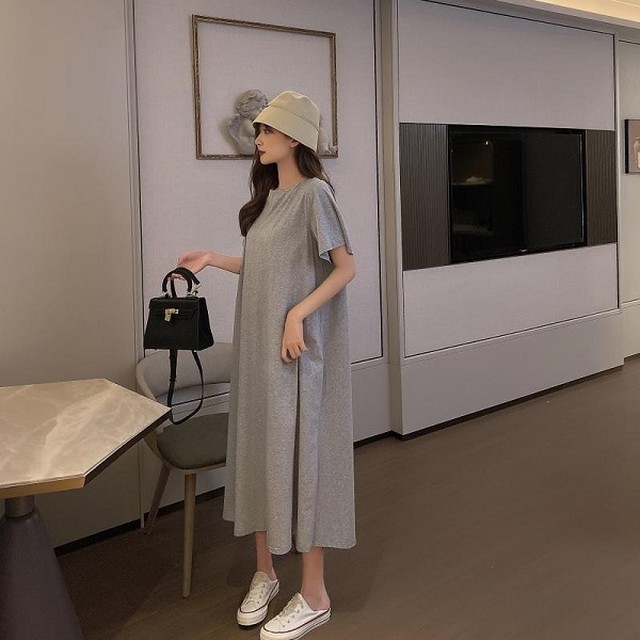 ワンピース ロング Tシャツワンピ 無地 ラウンドネック Aライン 半袖 ミディ丈 ひざ下丈 モノトーン オーバーサイズ リゾートスタイル ブラック グレー クール スポーティー ボーイッシュ スタイリッシュ セクシー かっこいい かわいい おしゃれ カジュアル 春 夏 秋 冬