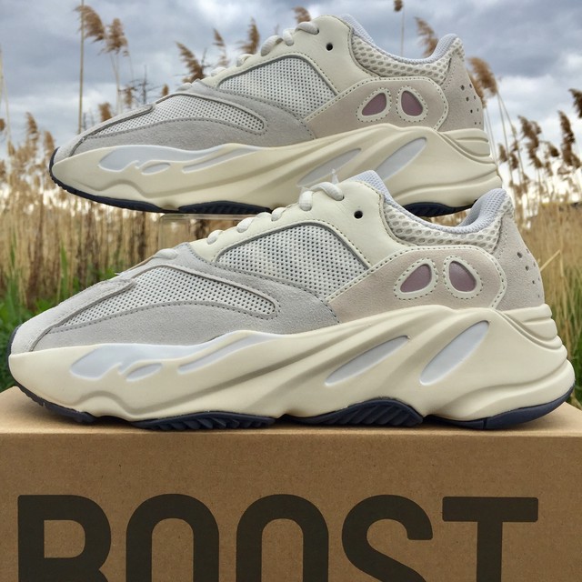 Adidas Yeezy Boost 700 Eg7596 アディダス イージー イージーブースト イージーブースト700 白 メンズ 新品 未使用 箱付き ドンドンダウンオンウェンズデー東大阪店