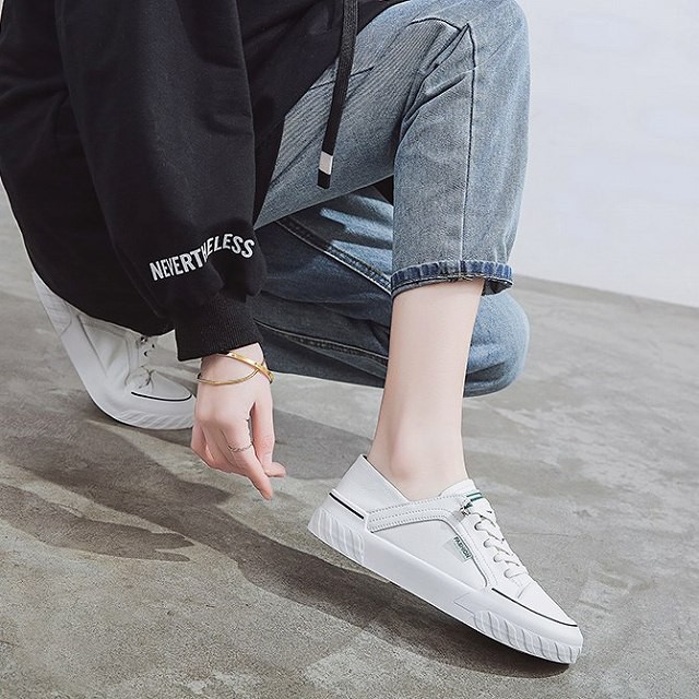 スニーカー 靴 レディース おしゃれ カジュアル シンプル ツートーンカラー フラット 厚底 歩きやすい 履きやすい 旅行 代 30代 40代 デート 女子会 お出かけ おしゃれ 大人 可愛い ワンピの里