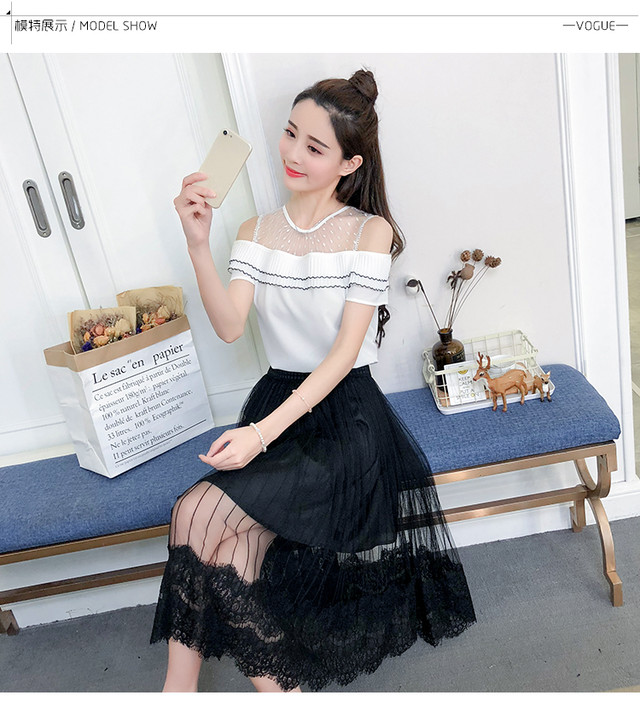 胸元レースで上品 2セット オフショルトップス レイヤードスカート トップス ワンピース レイヤード レース モノトーン シック 夏 ガーリー 大人 上品 オフショルダー トレンド ロング 丸首 セット Sugar Daystyle シュガーデイスタイル