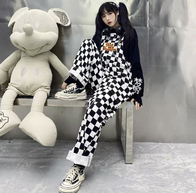 110 レディースファッション サロペット オールインワン 牛柄 チェック柄 レギンス ゆったり ズボン 秋冬コーデ 2色 新作 More Lluze モア ルーゼ