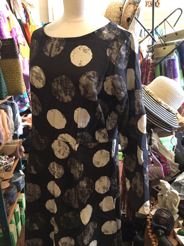 長袖ワンピース ワンピース 個性的 ドット柄 カジュアルファッション 楽チンワンピース スッキリシルエット ゆったりワンピース 体型カバー 長袖 アジアンワンピース アジアン雑貨no 279 アジアン雑貨 Asian Mrk