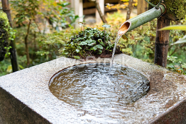 日本庭園 ししおどしの写真素材です Japanese Garden Photo Ryostock デジタルコンテンツ販売