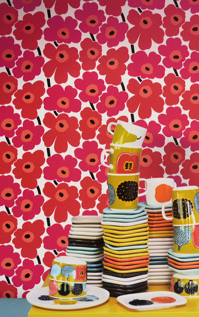 1m 切り売り輸入壁紙 Marimekko マリメッコ Pieni Unikko ピエニウニッコ 17904 ベリーレッド 赤 花 フリース 壁紙屋 Good Day House