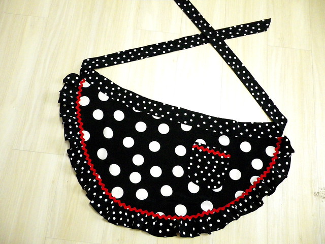 フラメンコエプロン 黒白水玉 Ole Guapa