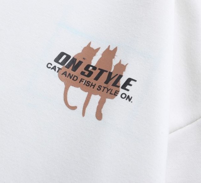 ４カラー 魚で目を隠す猫がおもしろいトレーナー 猫グッズ 猫雑貨通販 にゃん処