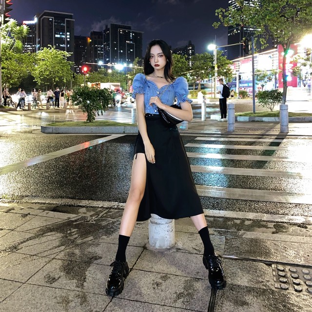 side long black skirt
